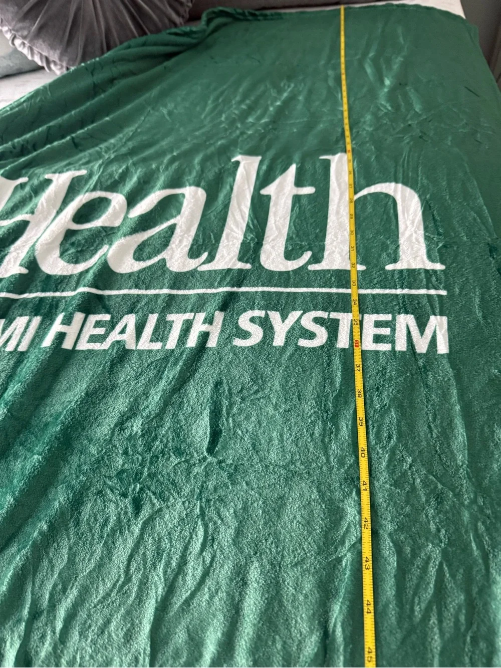 NWOT. University of Miami Oversized Throw - Picture 5 of 5